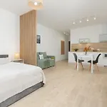 Lägenhet Modern Mokotow With Parking & Balcony By Renters Warszawa